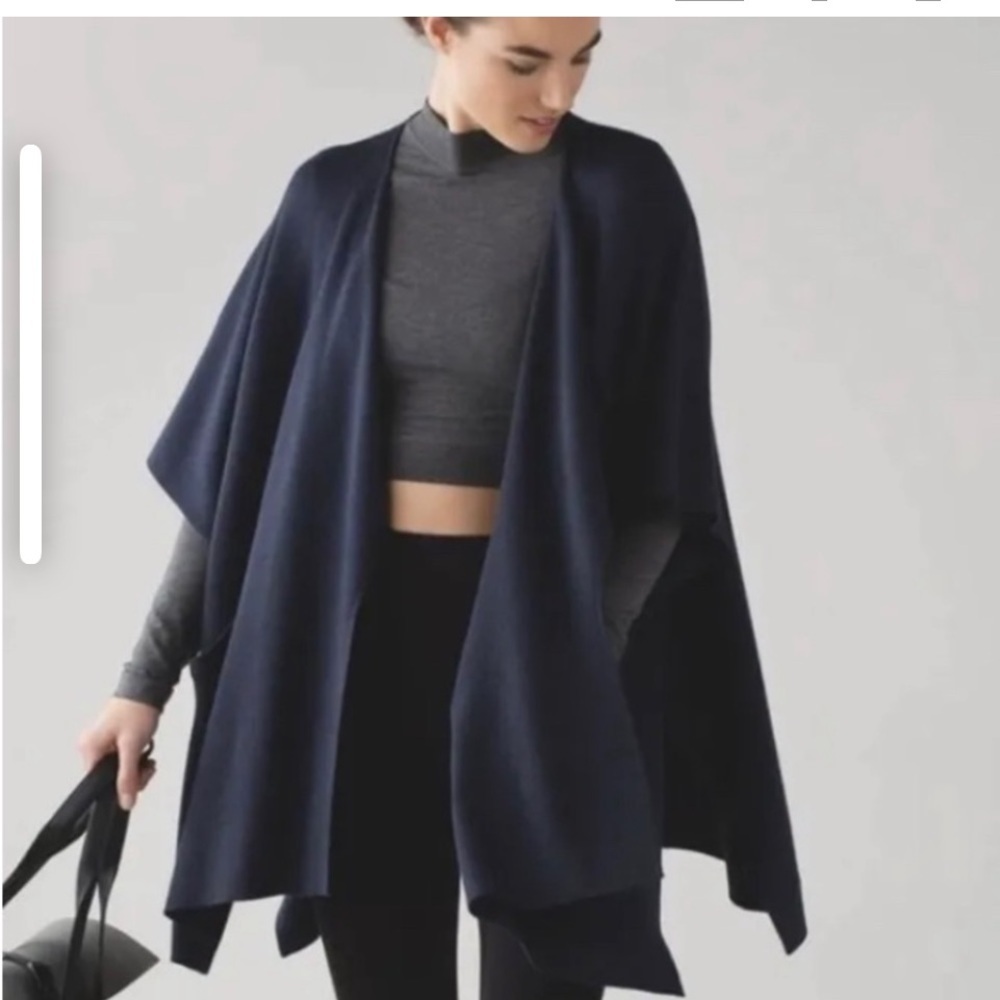 CLEARANCE Lululemon Athletica After Asana Navy sweater OSFM Viscose/tincel SK090